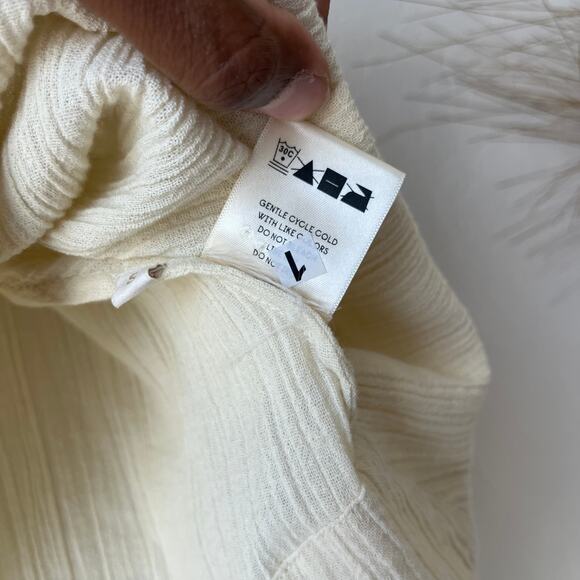 Suzie Kondi Cream Textured Cotton Ruffle High Neck Sleeveless‎ Top Size Small - Picture 8 of 8